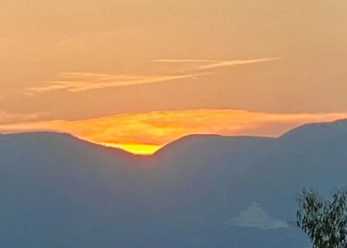 Sunset House Semesterbostad *