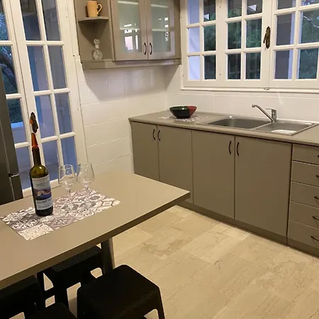 Sunset House זקינטוס טאון